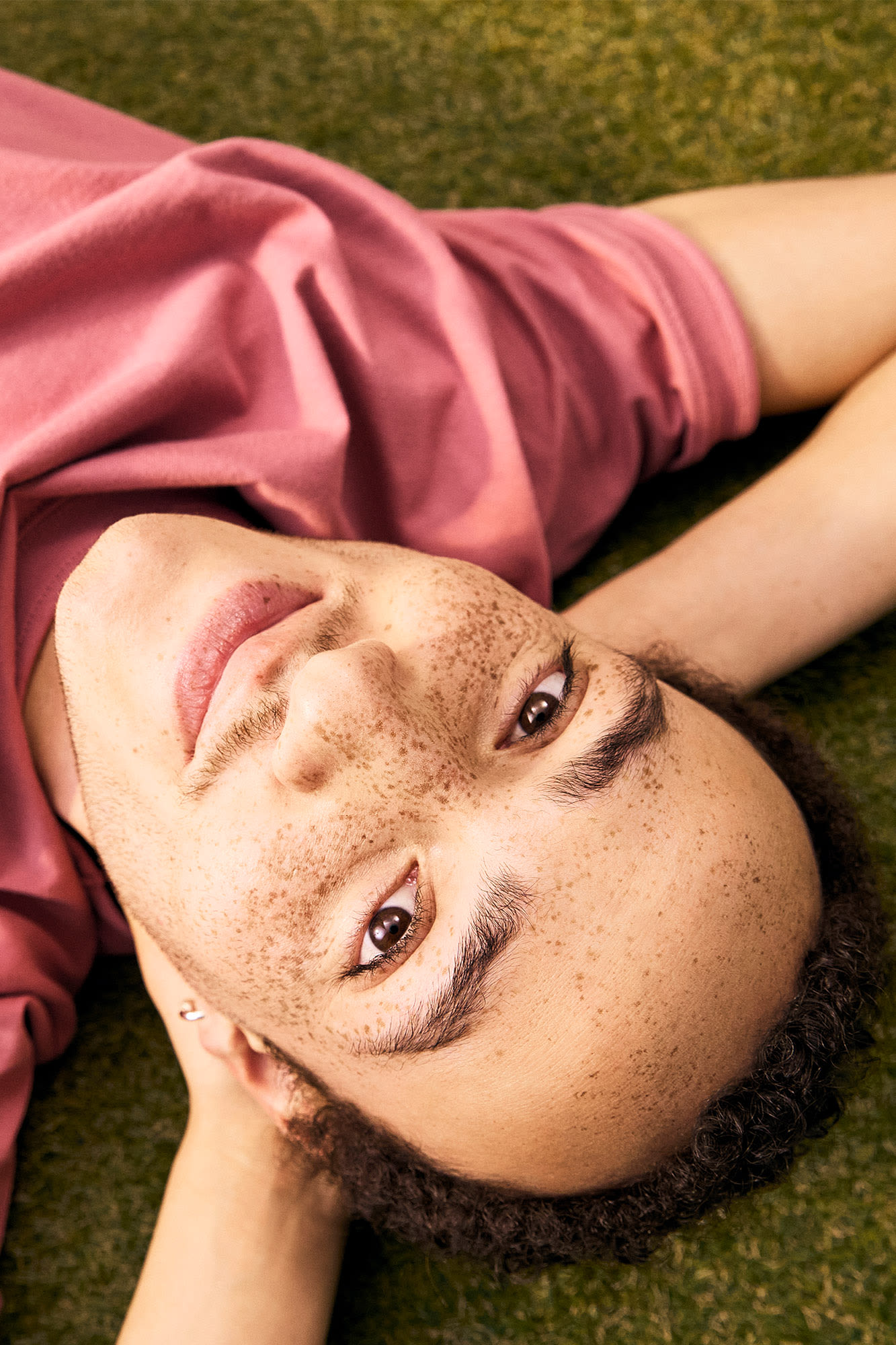 Muškarac leži opušteno u travi – privatna financijska rješenja kod BKS Banke. Muškarac leži opušteno u travi – privatna financijska rješenja kod BKS Banke.