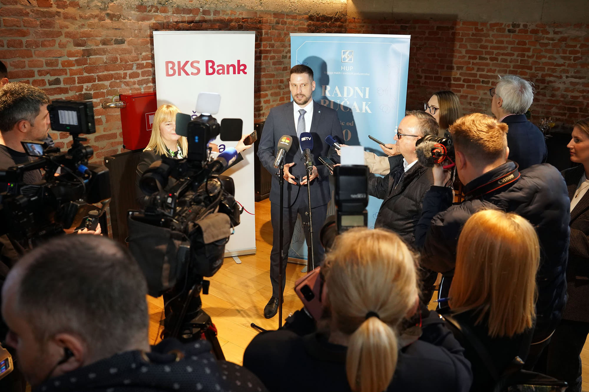 Radni ručak u organizaciji HUP-a s gradonačelnikom Grada Osijeka Radni ručak u organizaciji HUP-a s gradonačelnikom Grada Osijeka