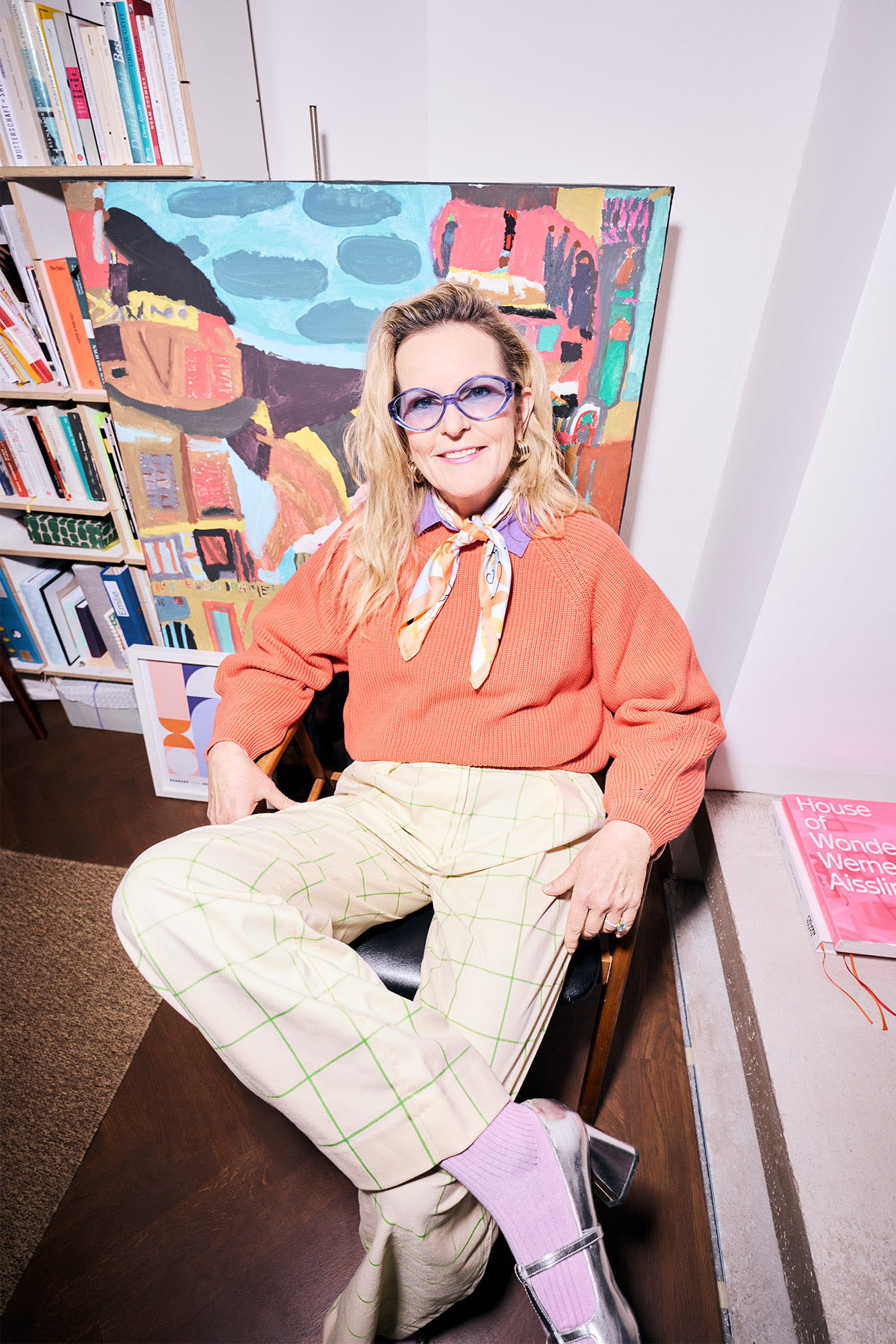 Žena ispred umjetničkog djela – Paket Premium BKS Bank. Žena ispred umjetničkog djela – Paket Premium BKS Bank.