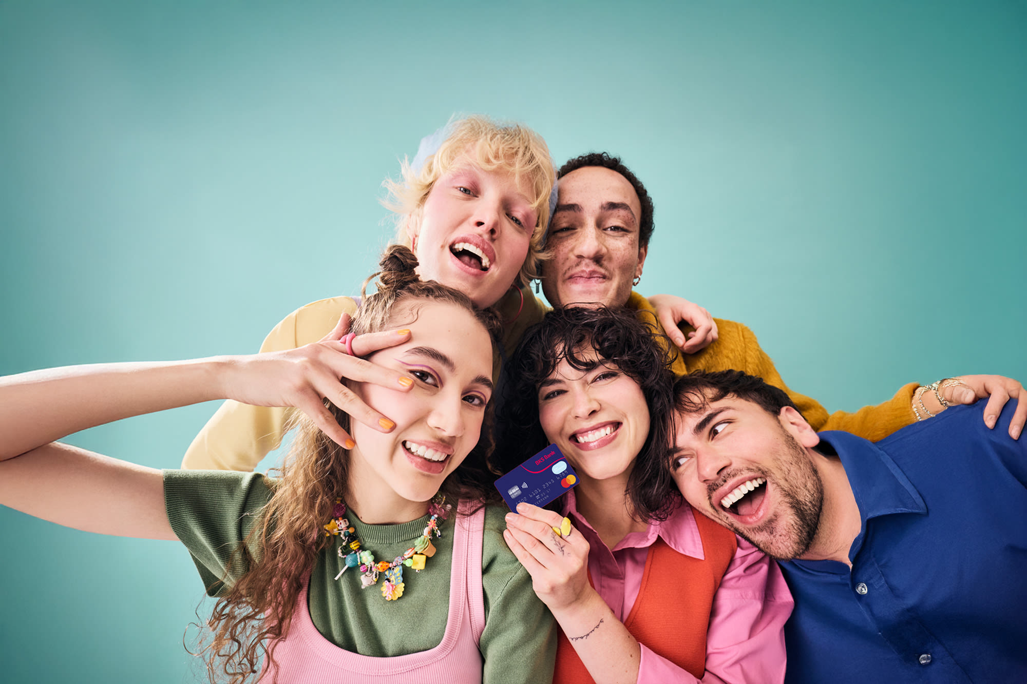 Mladi s BKS Mastercard karticom – zajedno do financijske slobode. Mladi s BKS Mastercard karticom – zajedno do financijske slobode.